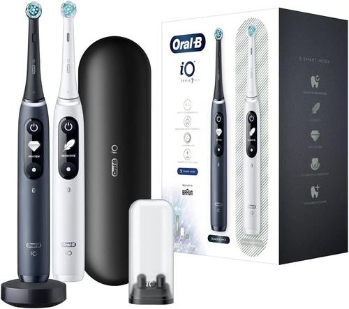 Set 2 x Periuta de dinti electrica Oral-B iO7 cu Tehnologie Magnetica si Micro-Vibratii, Inteligenta artificiala, Display led interactiv, Senzor de presiune Smart, Timer vizibil, 5 moduri, 1 incarcator magnetic, 1 Trusa de calatorie (Negru/Alb)